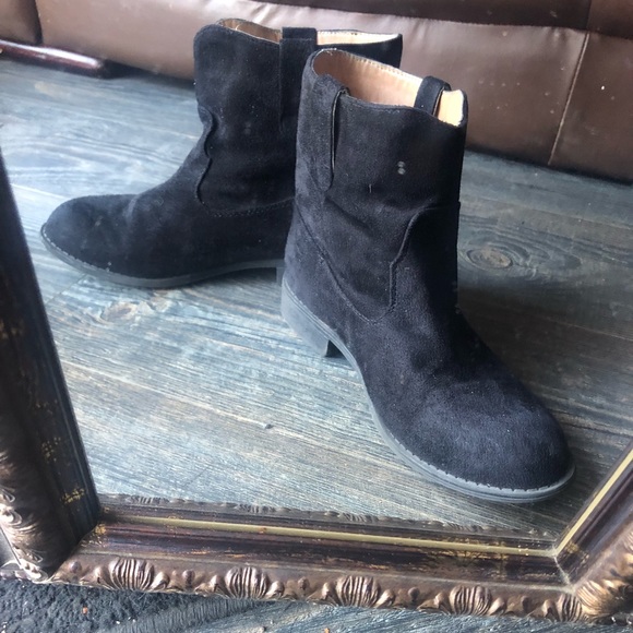 Boots - Picture 1 of 6